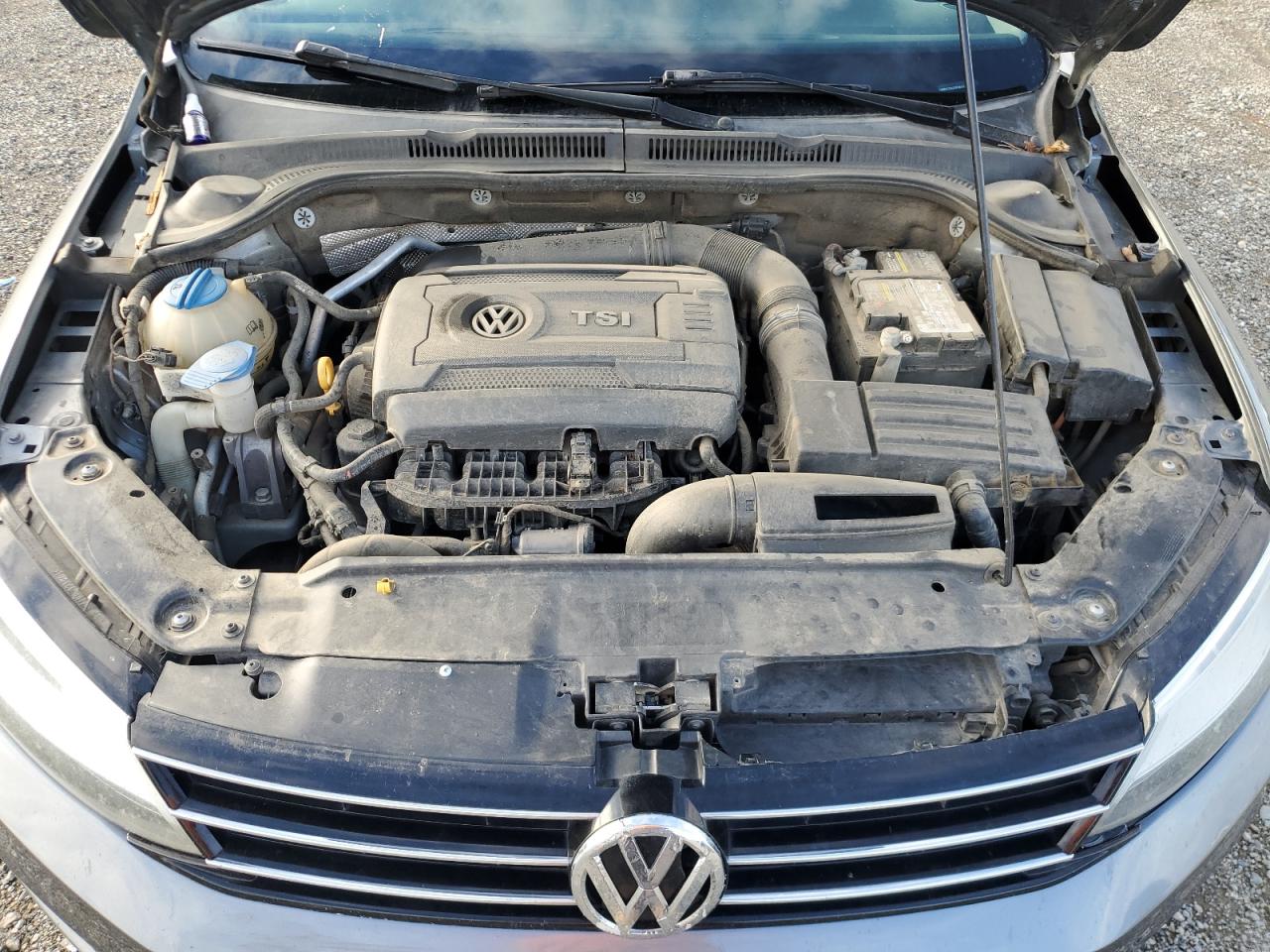 VOLKSWAGEN JETTA SE