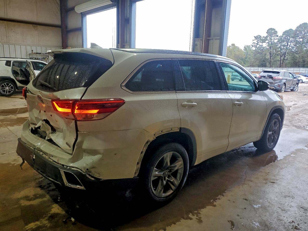 TOYOTA HIGHLANDER LIMITED