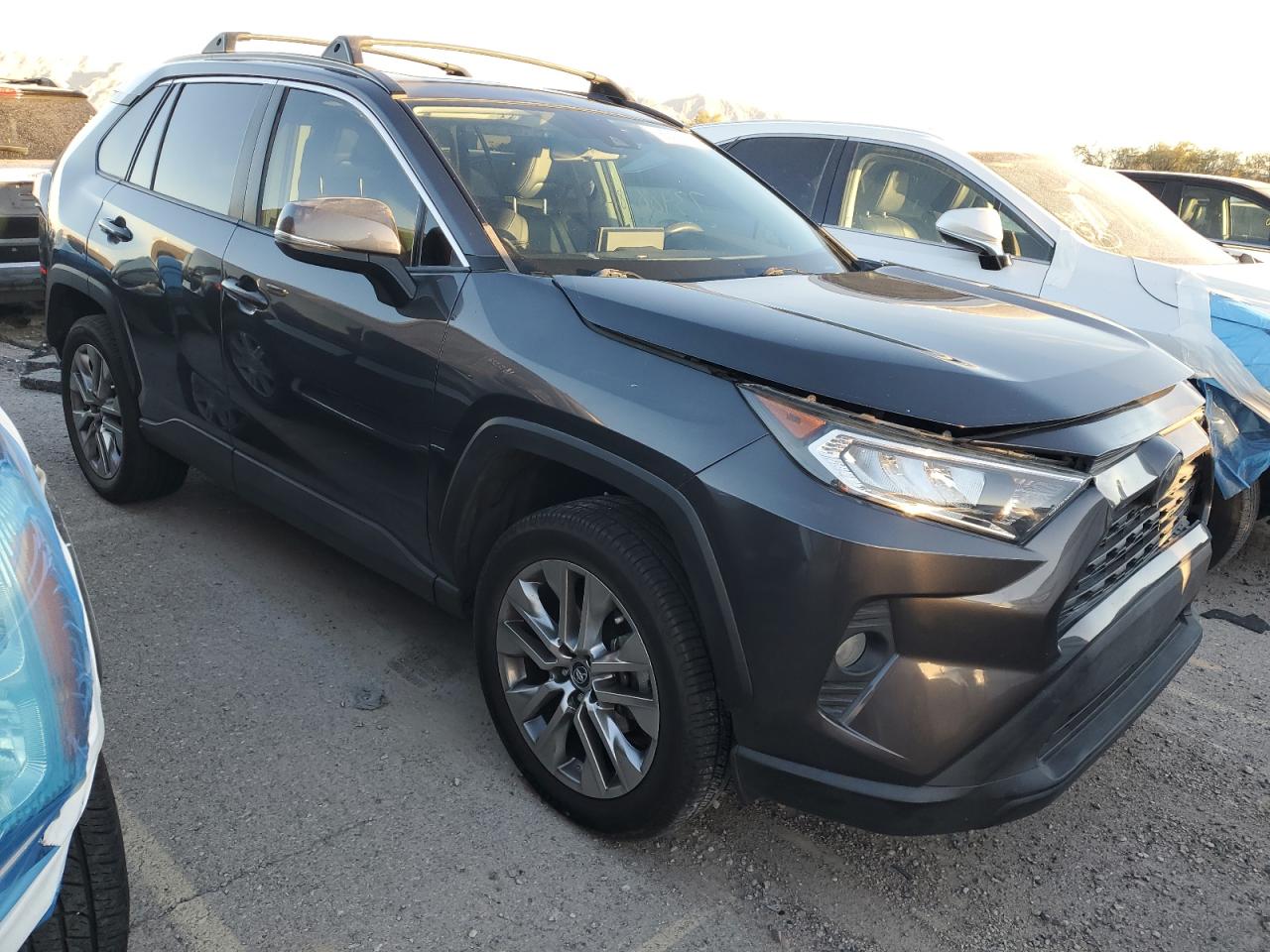 TOYOTA RAV4 XLE PREMIUM