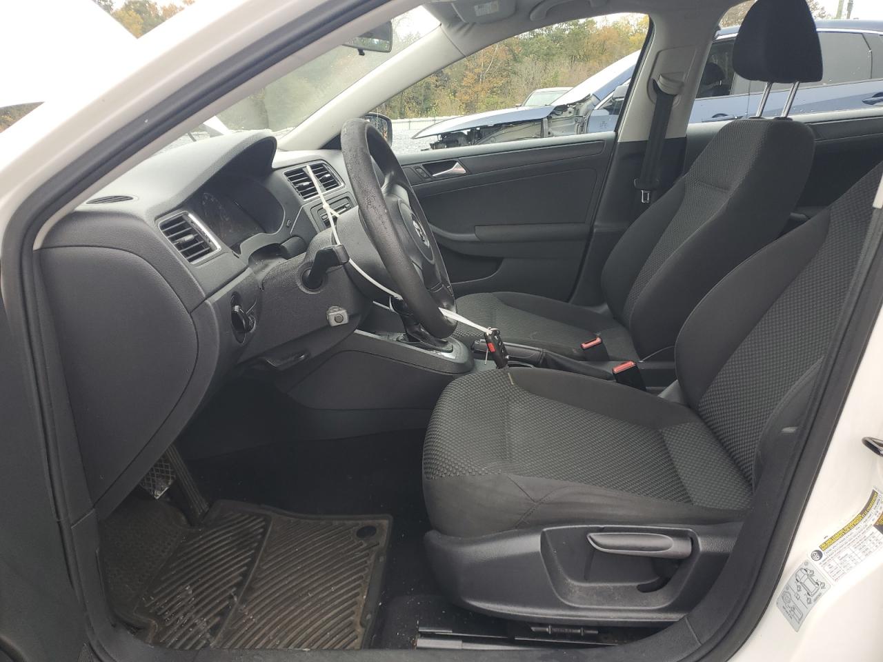 VOLKSWAGEN JETTA BASE