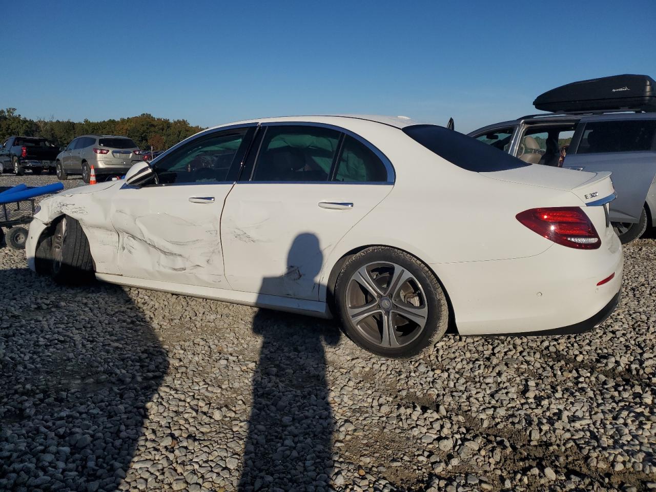 MERCEDES-BENZ E-CLASS 300