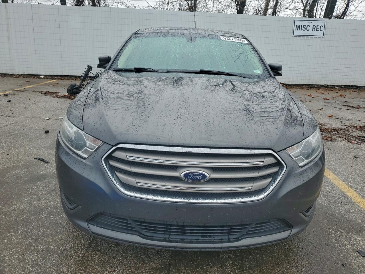 FORD TAURUS SE