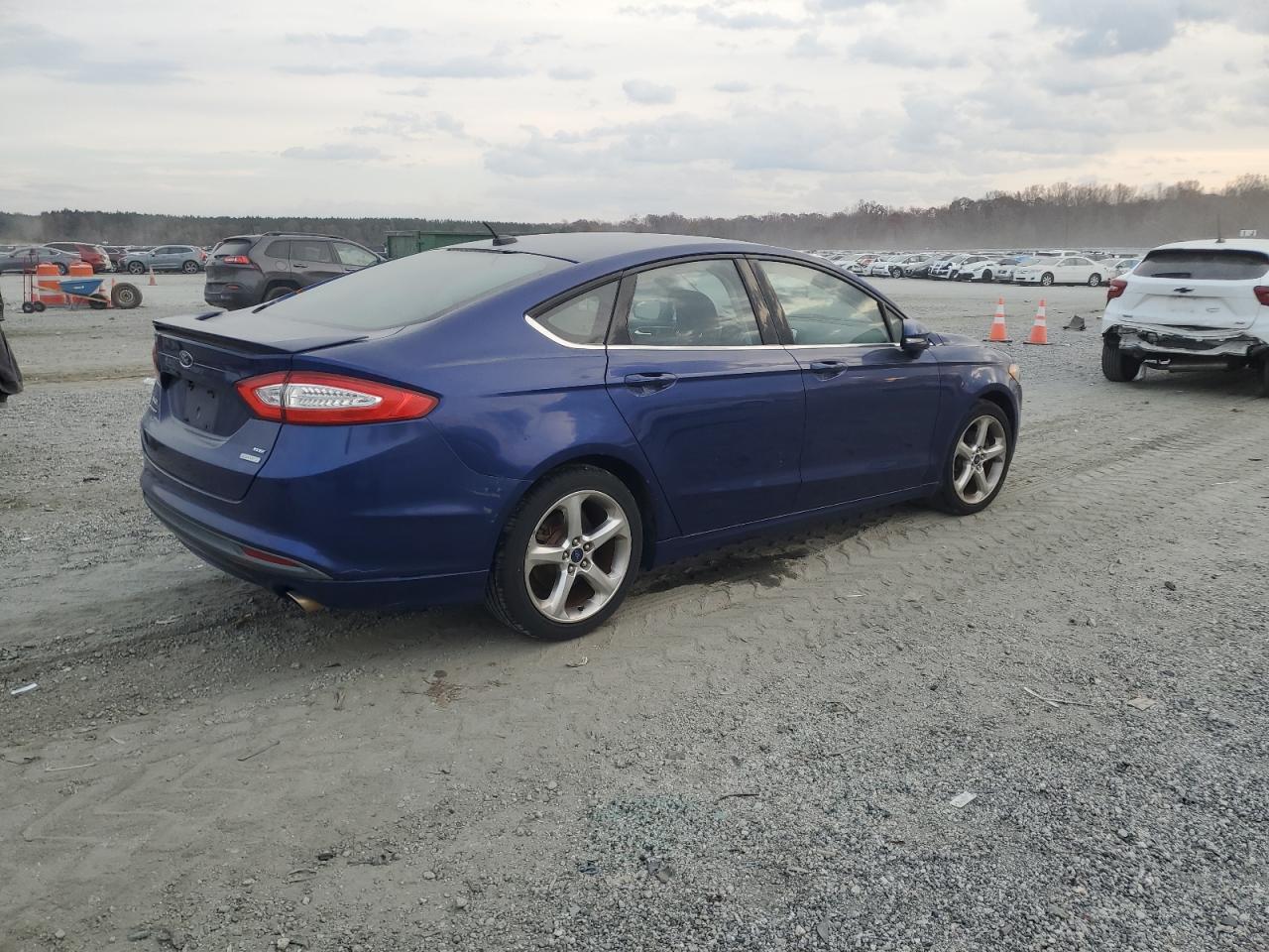 FORD FUSION SE