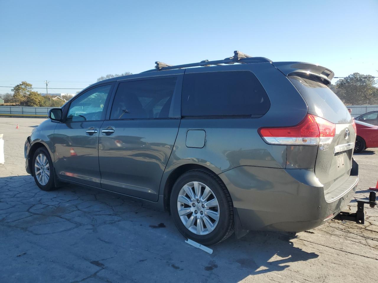 TOYOTA SIENNA XLE