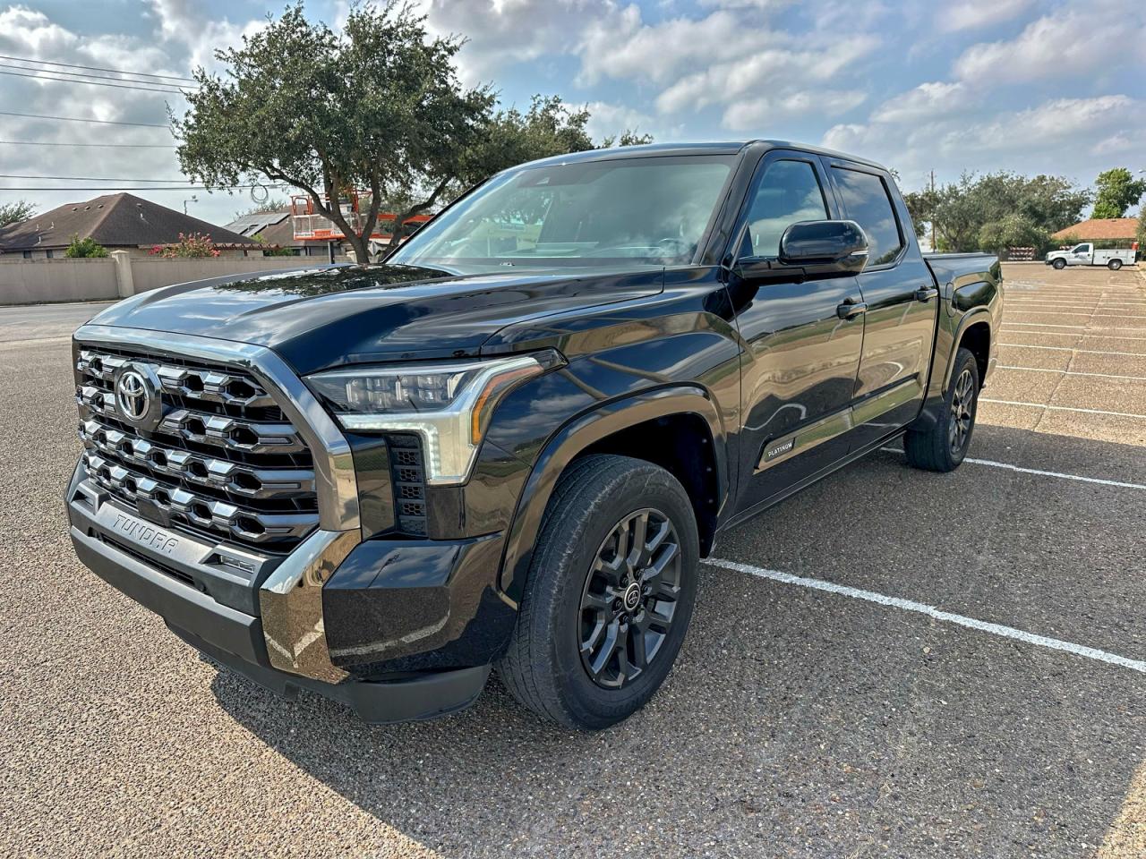 TOYOTA TUNDRA CREWMAX PLATINUM