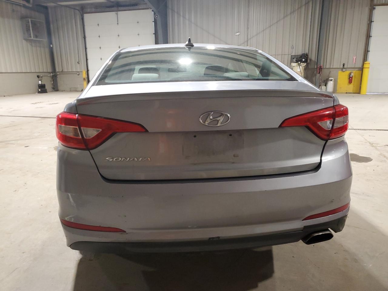 Lot #3301940454 2015 HYUNDAI SONATA SE