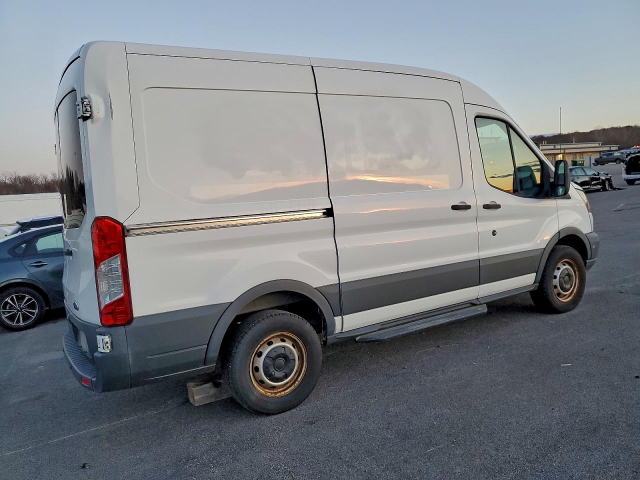 FORD TRANSIT T-250