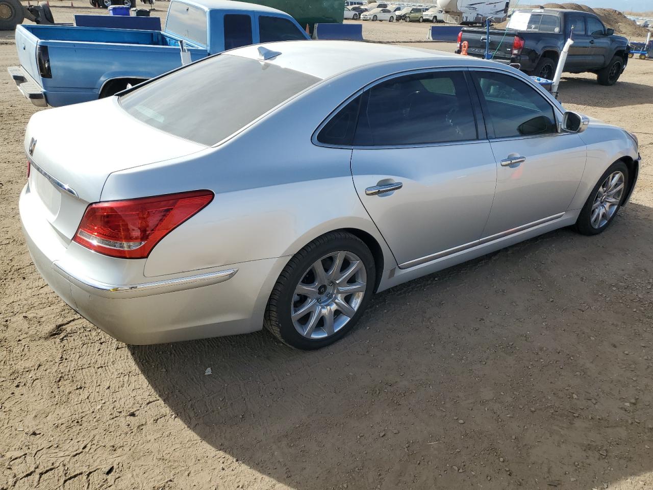 HYUNDAI EQUUS SIGNATURE