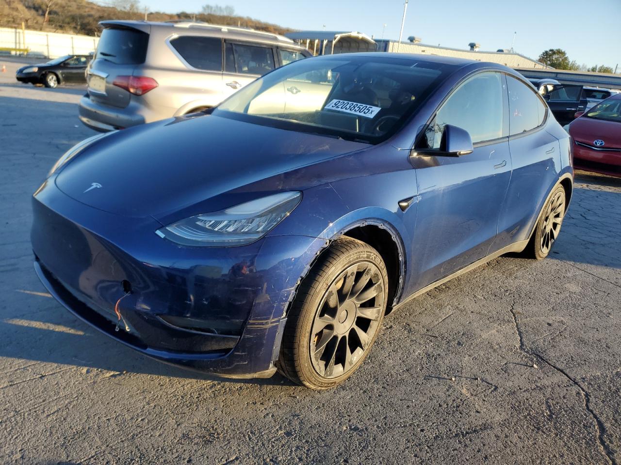 TESLA MODEL Y