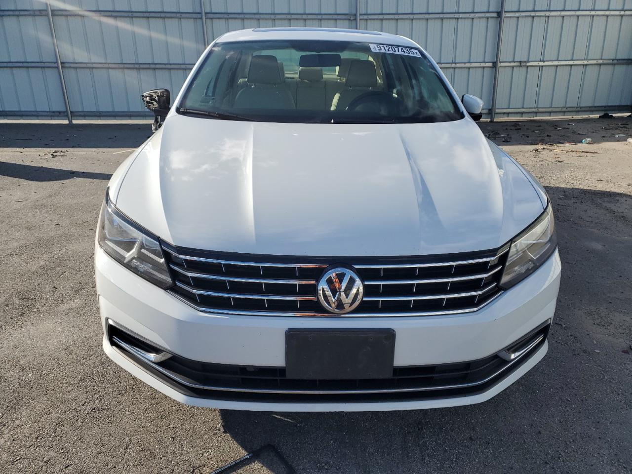VOLKSWAGEN PASSAT SE