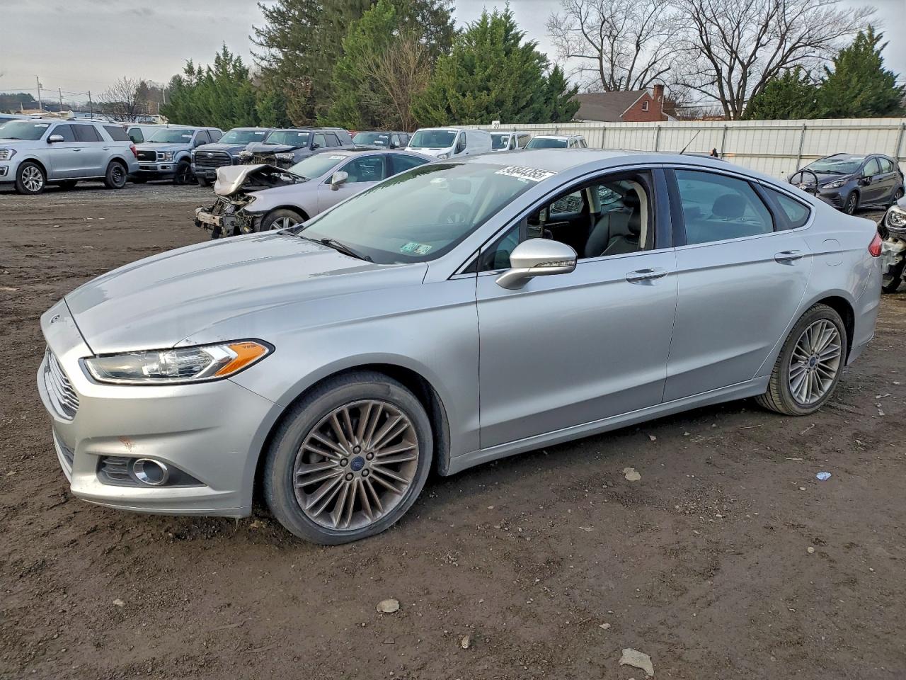 FORD FUSION SE