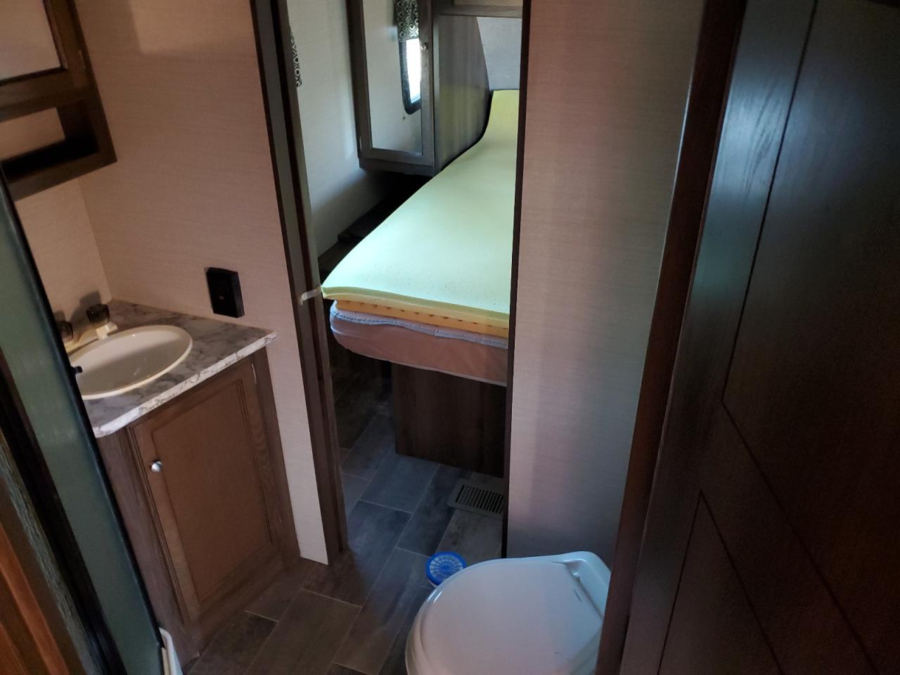 Lot #3316011793 2018 KEYSTONE PREMIER