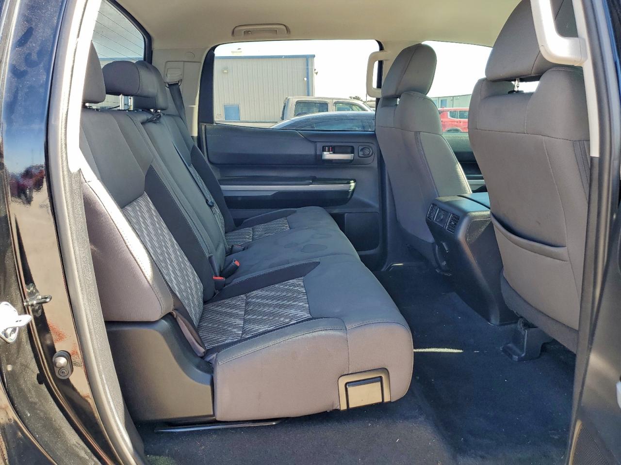 TOYOTA TUNDRA CREWMAX SR5