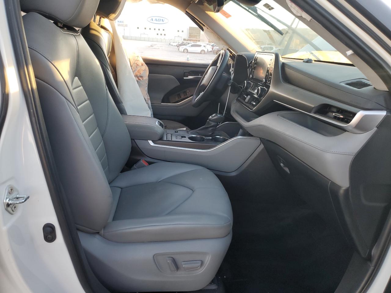 TOYOTA HIGHLANDER HYBRID XLE