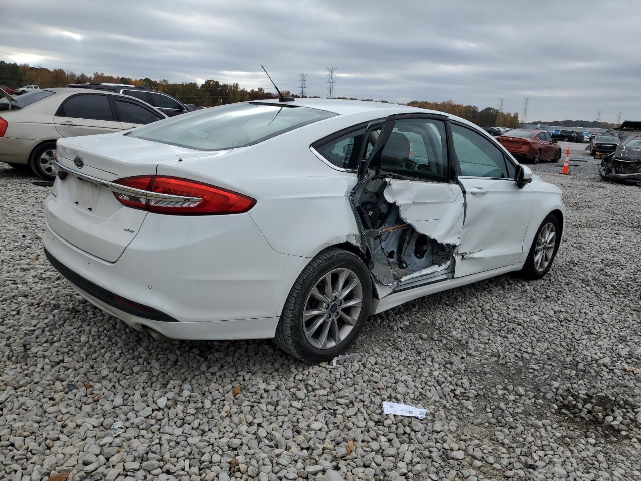 FORD FUSION SE