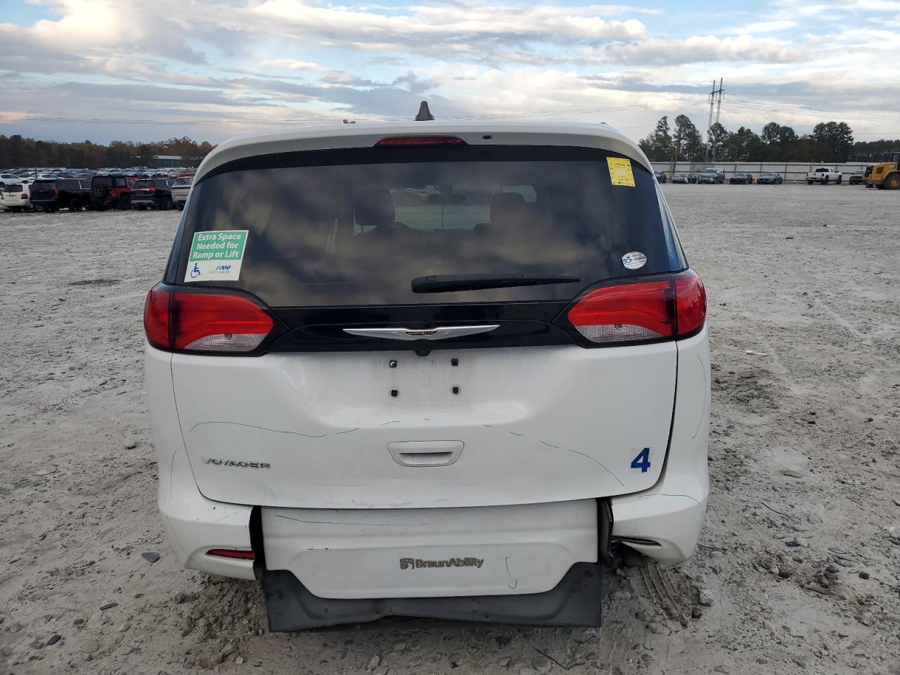 Lot #3308279170 2022 CHRYSLER VOYAGER LX