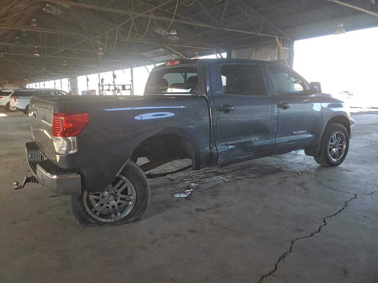 TOYOTA TUNDRA CREWMAX SR5