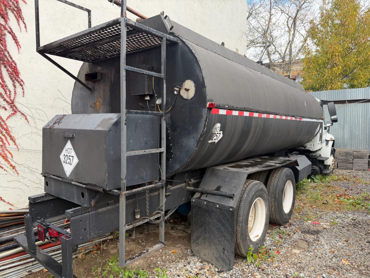 Lot #3291173991 2013 INTERNATIONAL 4000 4400