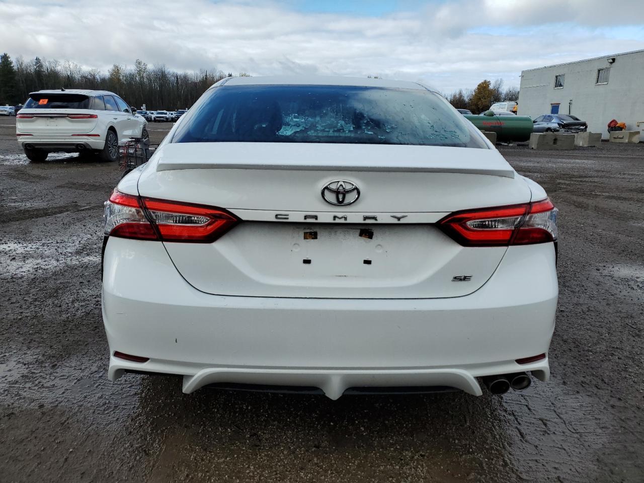 TOYOTA CAMRY SE