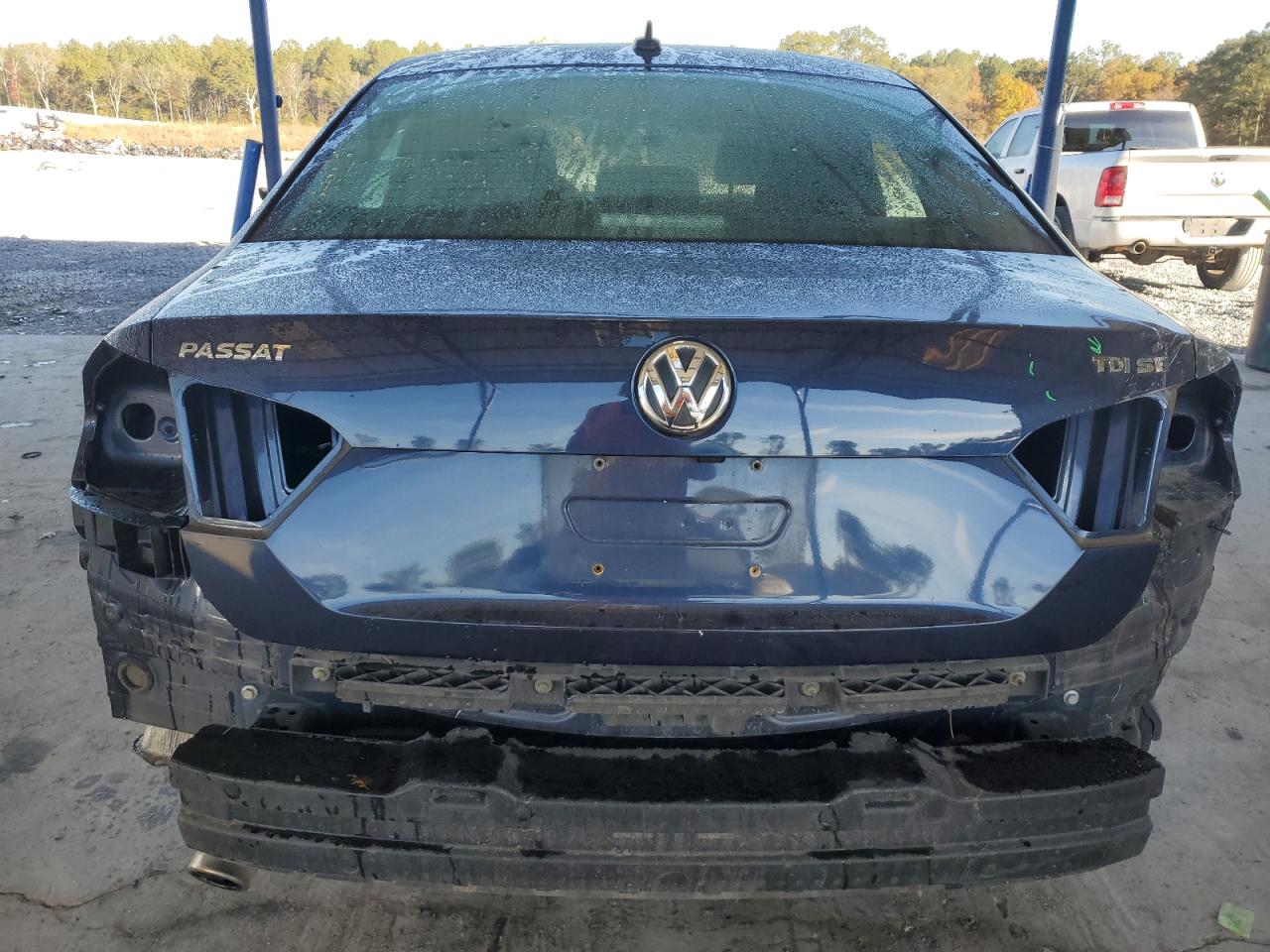 VOLKSWAGEN PASSAT SE