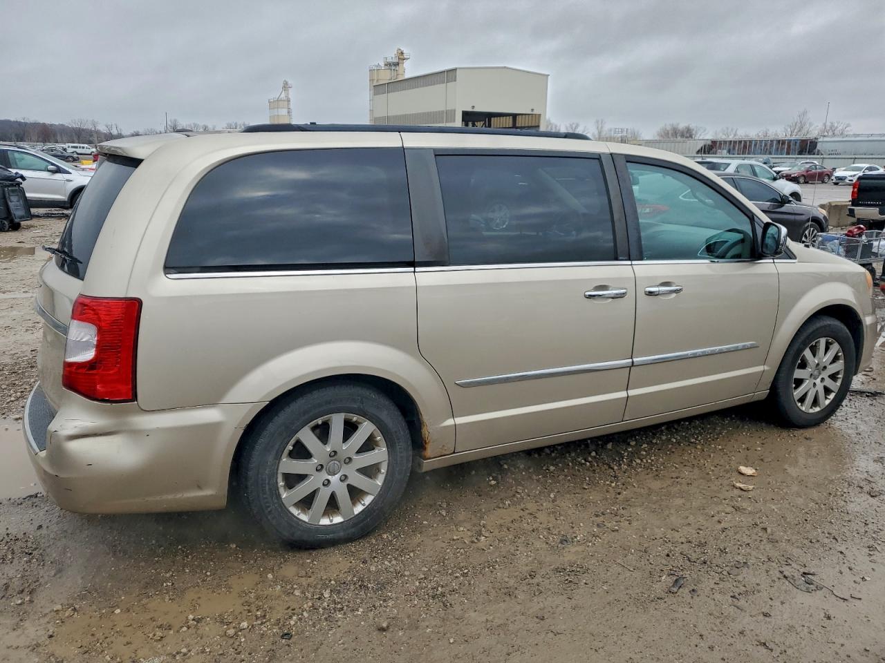 CHRYSLER TOWN & COUNTRY TOURING L