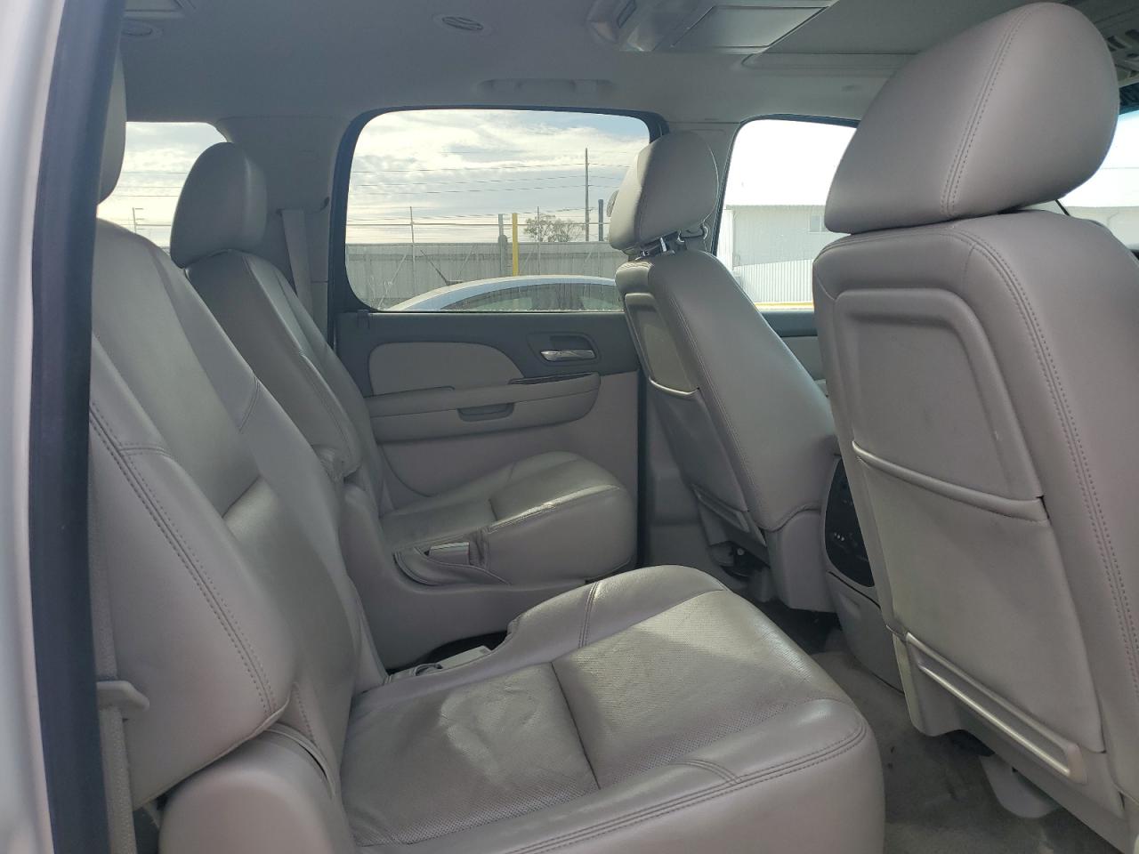 CHEVROLET SUBURBAN K1500 LTZ