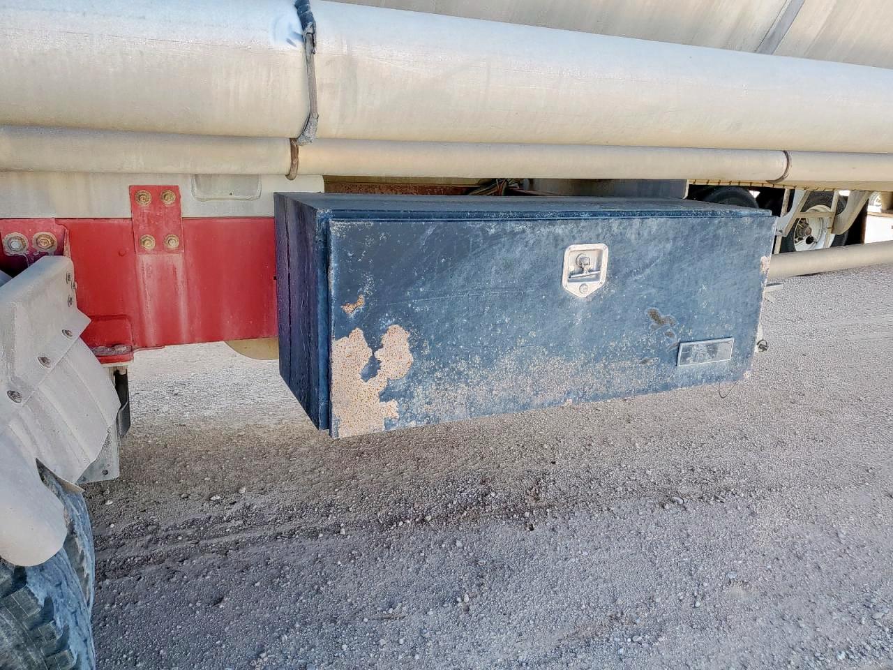 Lot #3285643268 2016 TROXELL TANKER