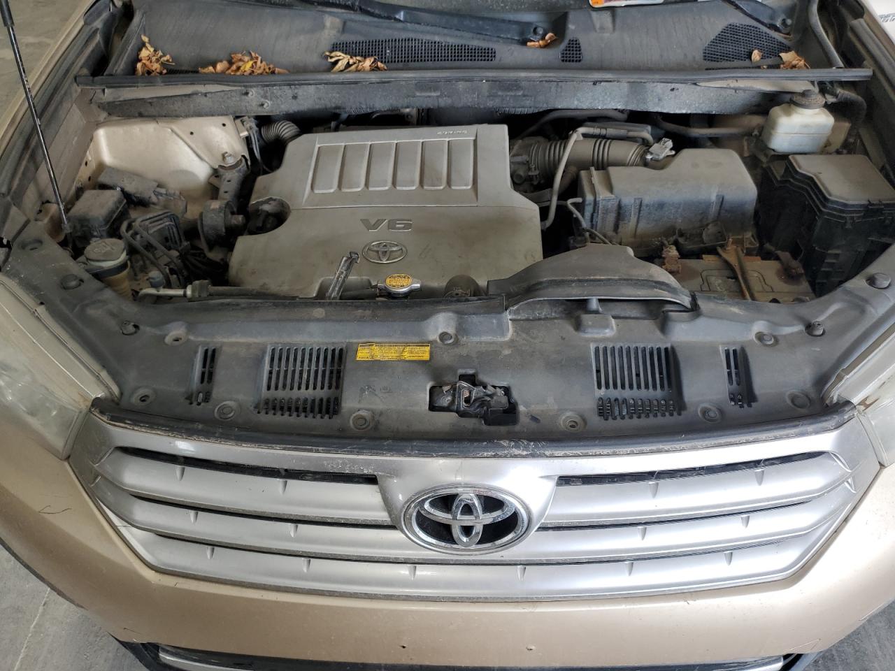 TOYOTA HIGHLANDER LIMITED