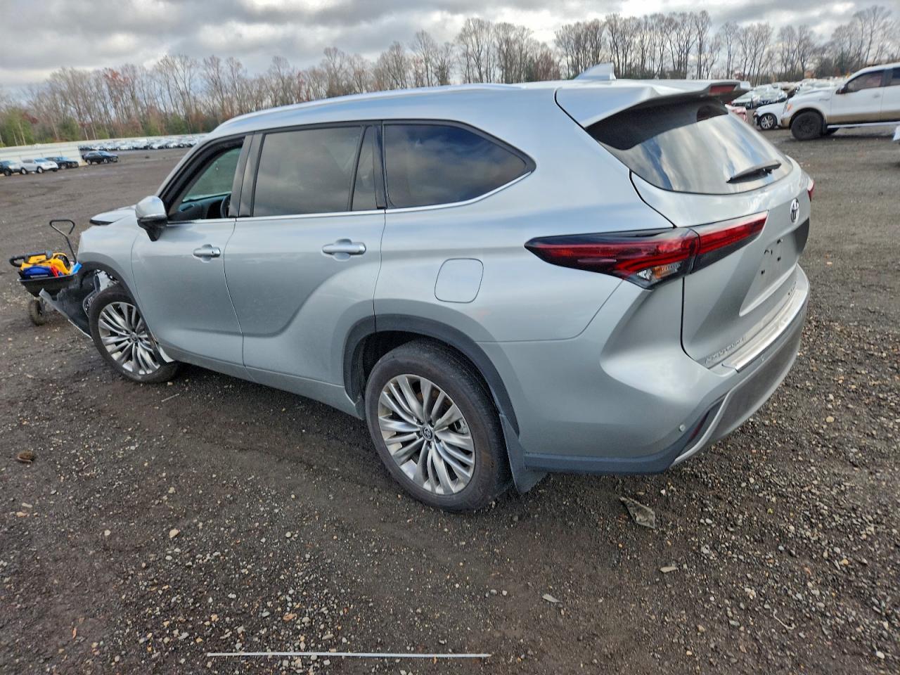 TOYOTA HIGHLANDER LE