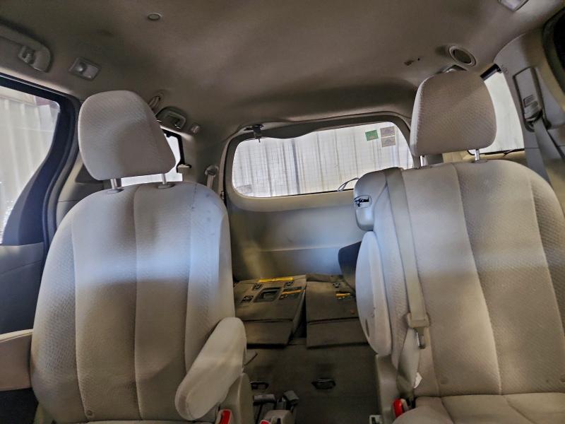 2013 TOYOTA SIENNA LE #3294548628