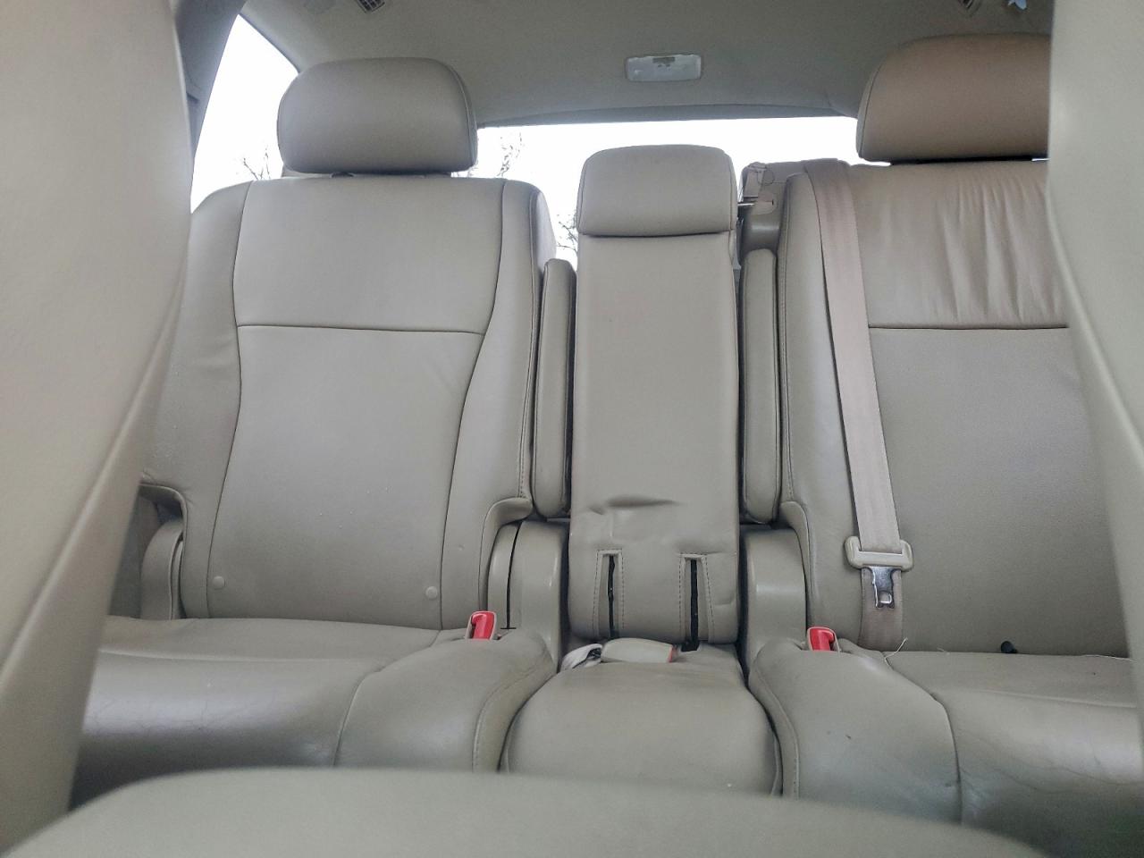 TOYOTA HIGHLANDER LIMITED