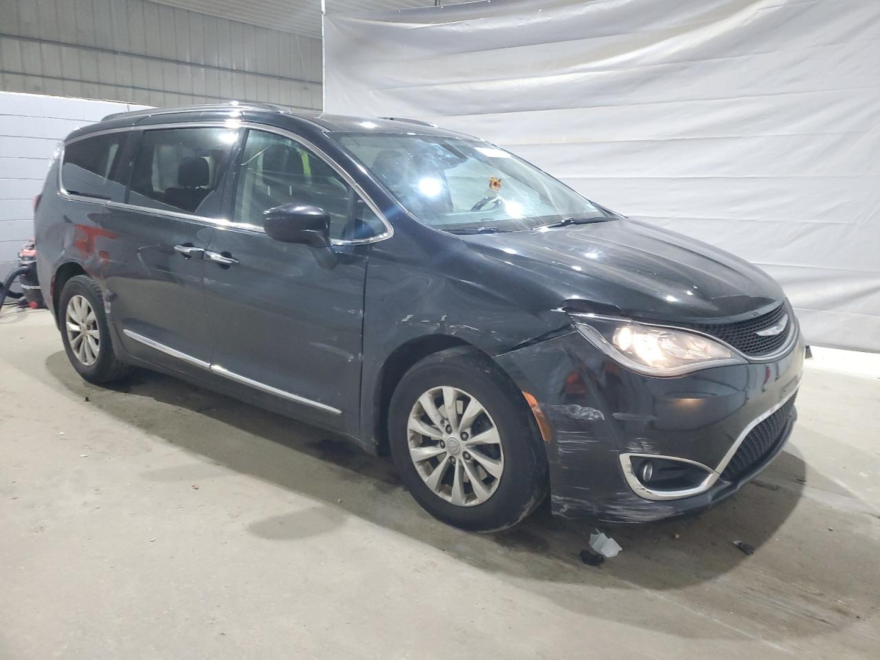 CHRYSLER PACIFICA TOURING L