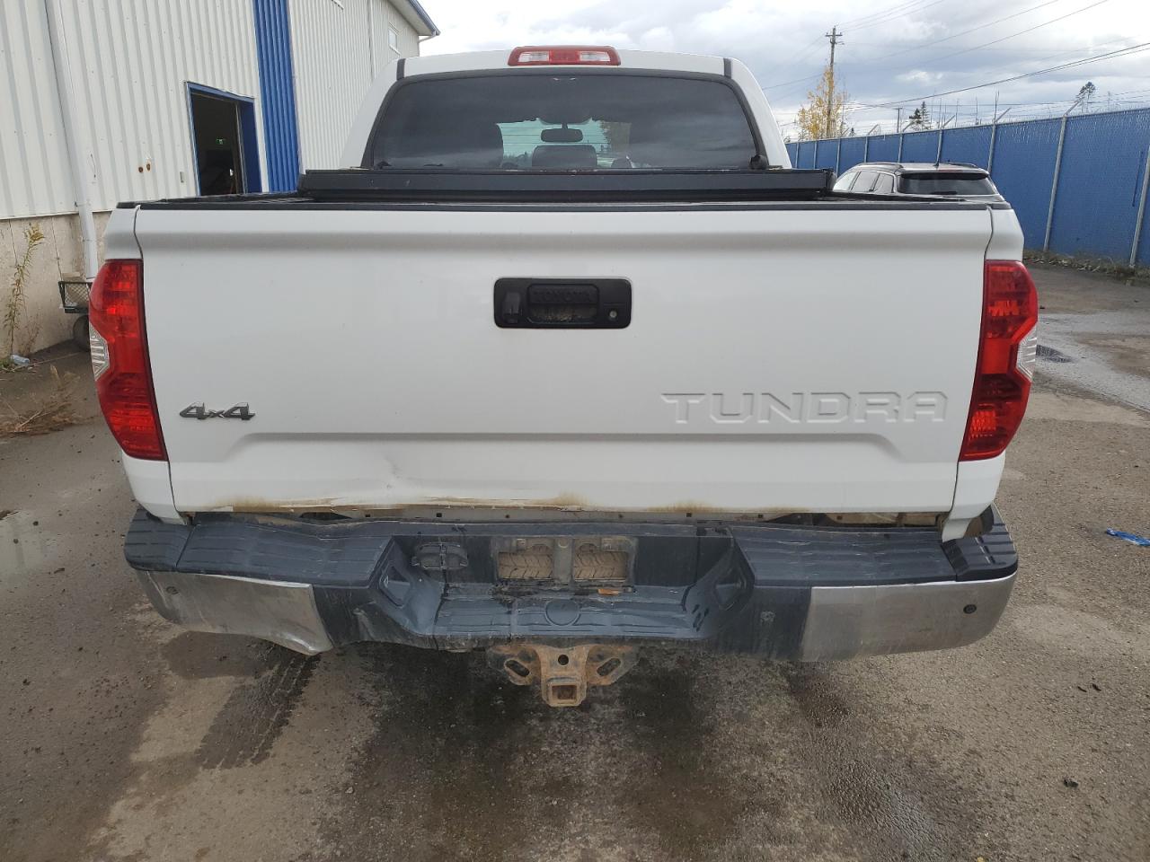 TOYOTA TUNDRA CREWMAX LIMITED