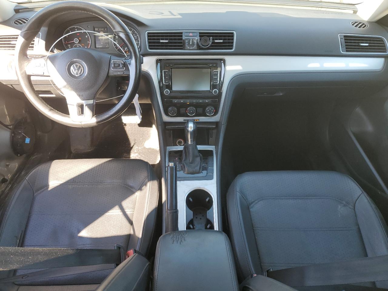 VOLKSWAGEN PASSAT SE