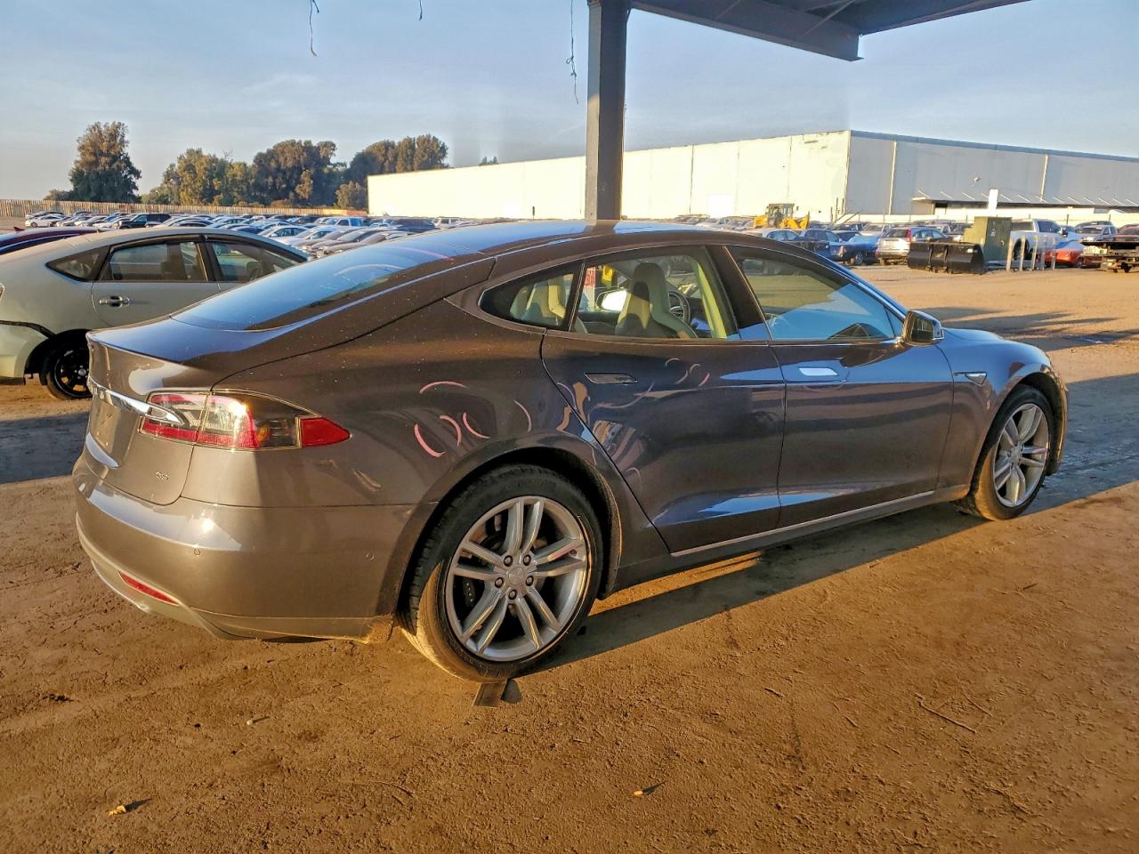 TESLA MODEL S