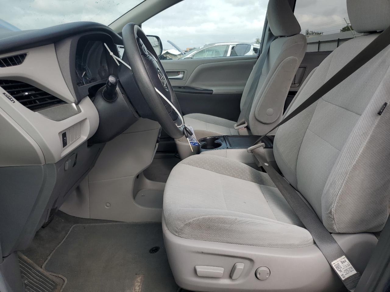 Lot #3309487646 2018 TOYOTA SIENNA LE