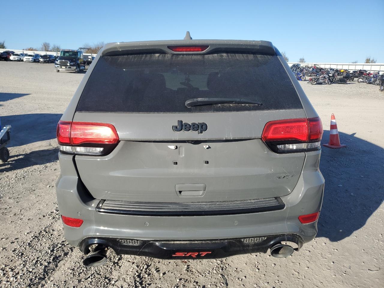 JEEP GRAND CHEROKEE SRT-8