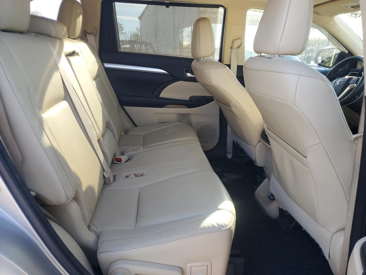 TOYOTA HIGHLANDER XLE