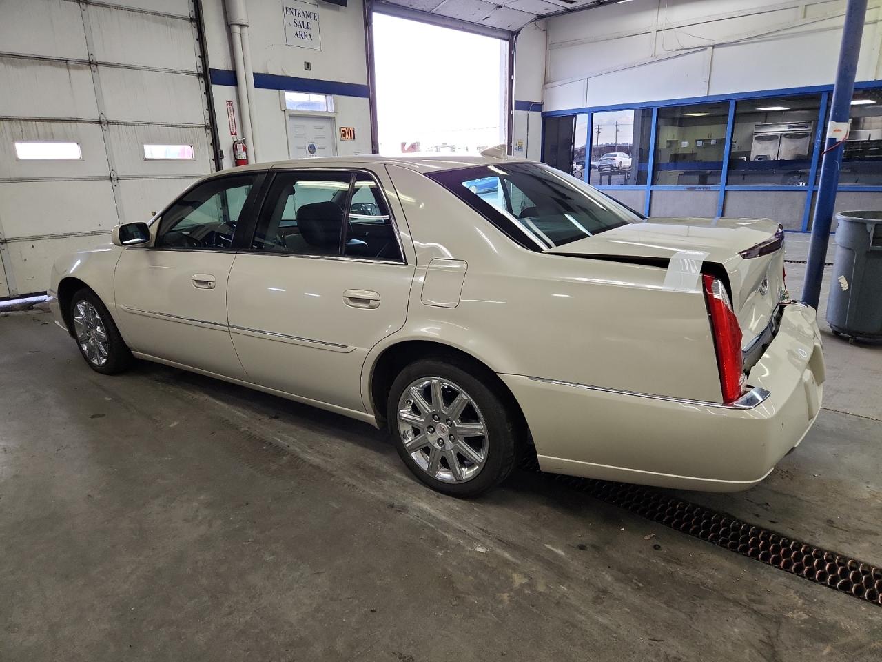 CADILLAC DTS PREMIUM COLLECTION