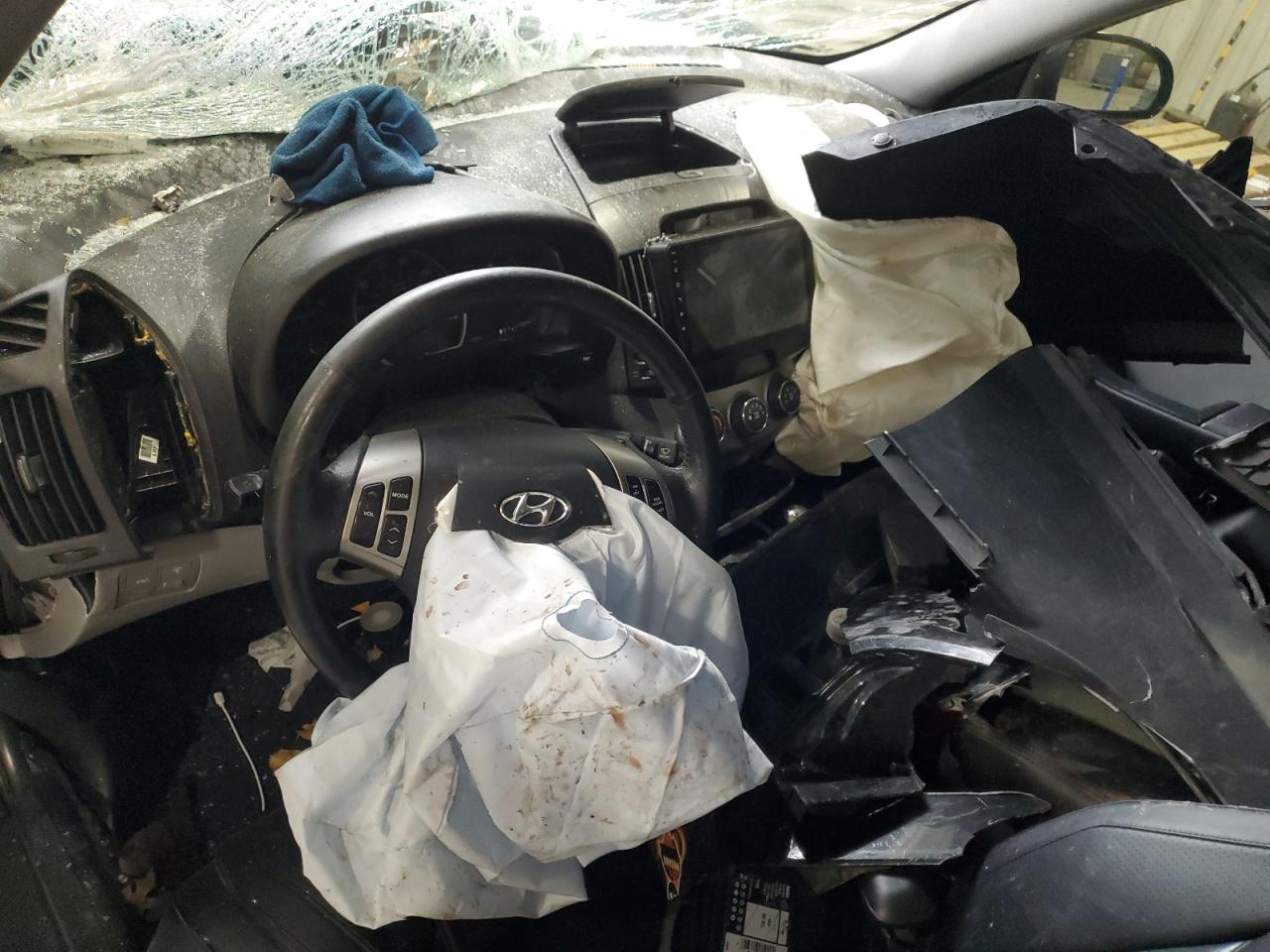 HYUNDAI ELANTRA BLUE