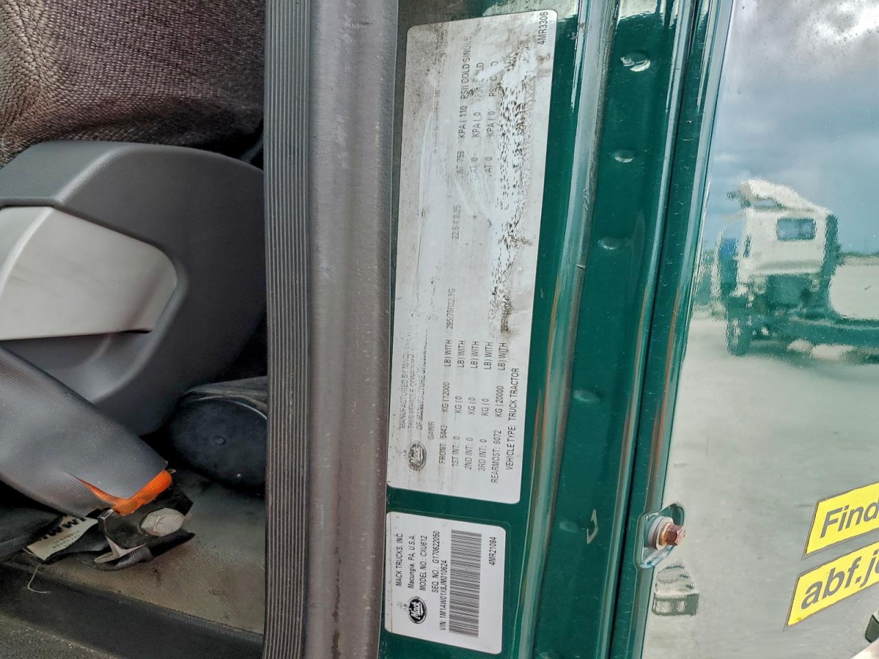 Lot #3302766342 2018 MACK CXU613