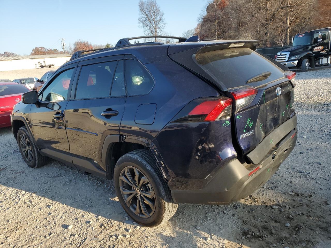 TOYOTA RAV4 XLE PREMIUM