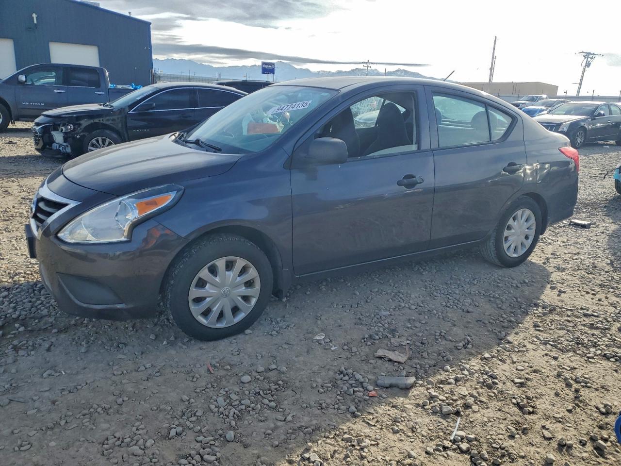 NISSAN VERSA S