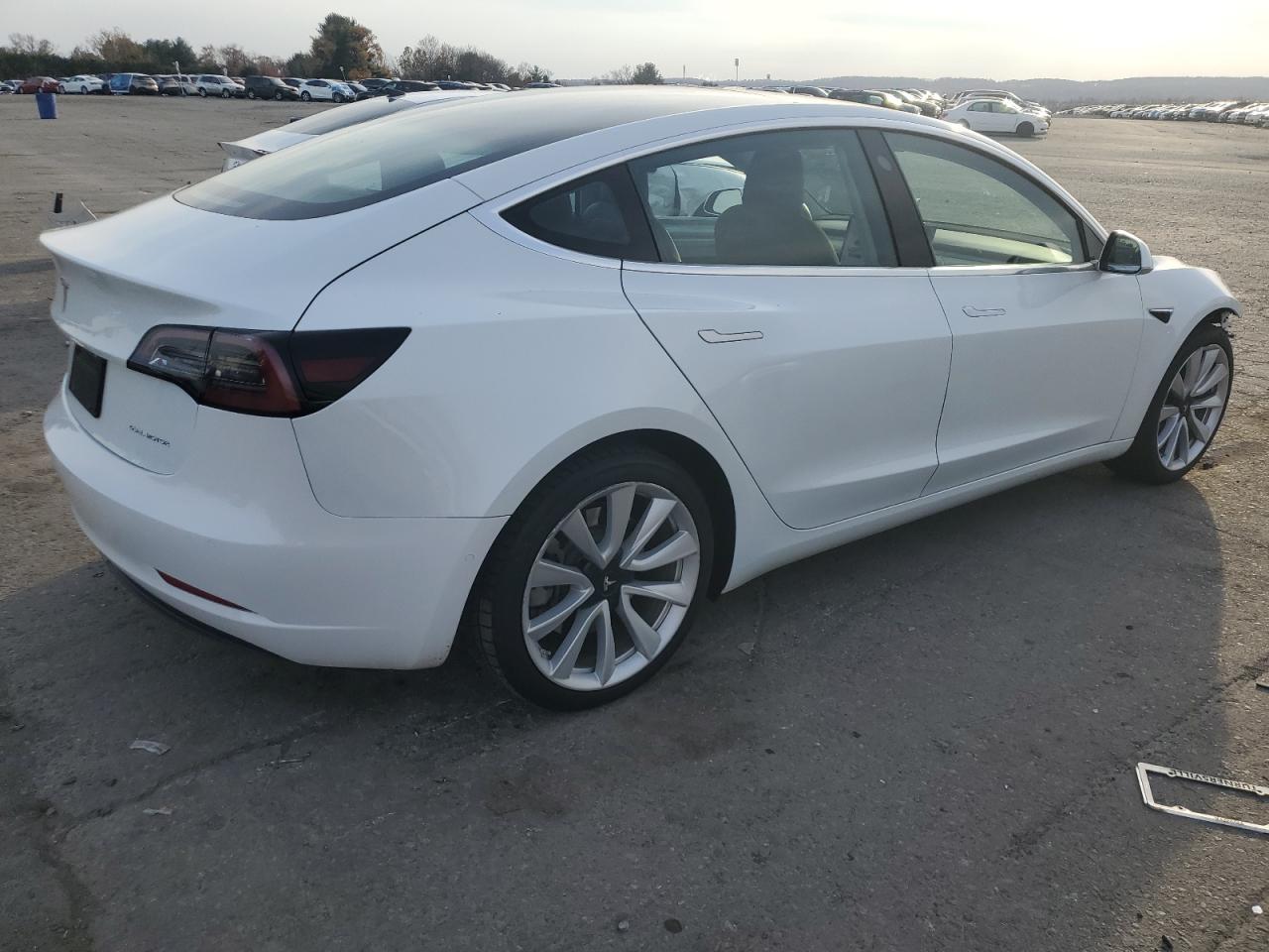 TESLA MODEL 3