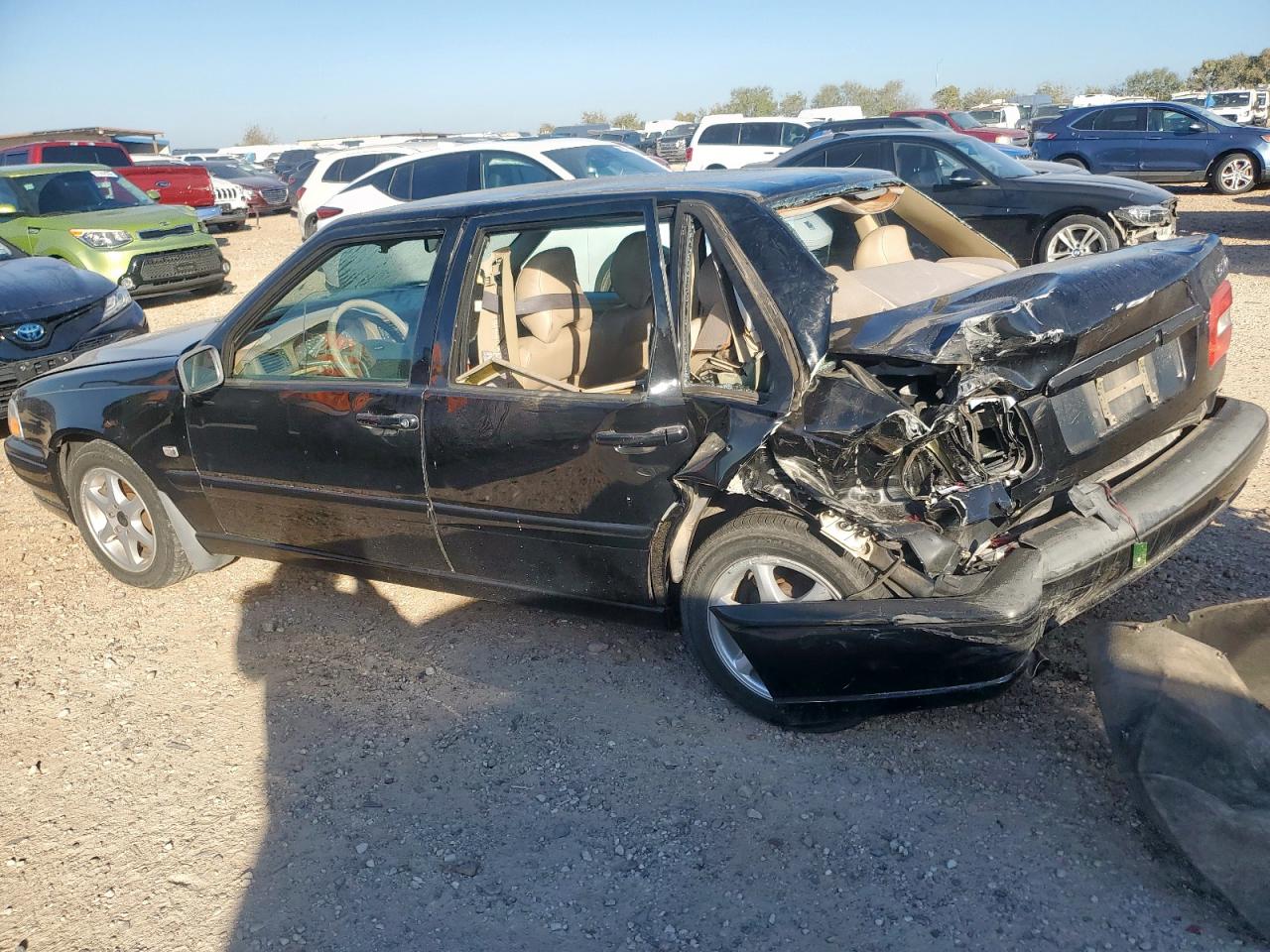 Lot #3287642029 2000 VOLVO S70 BASE