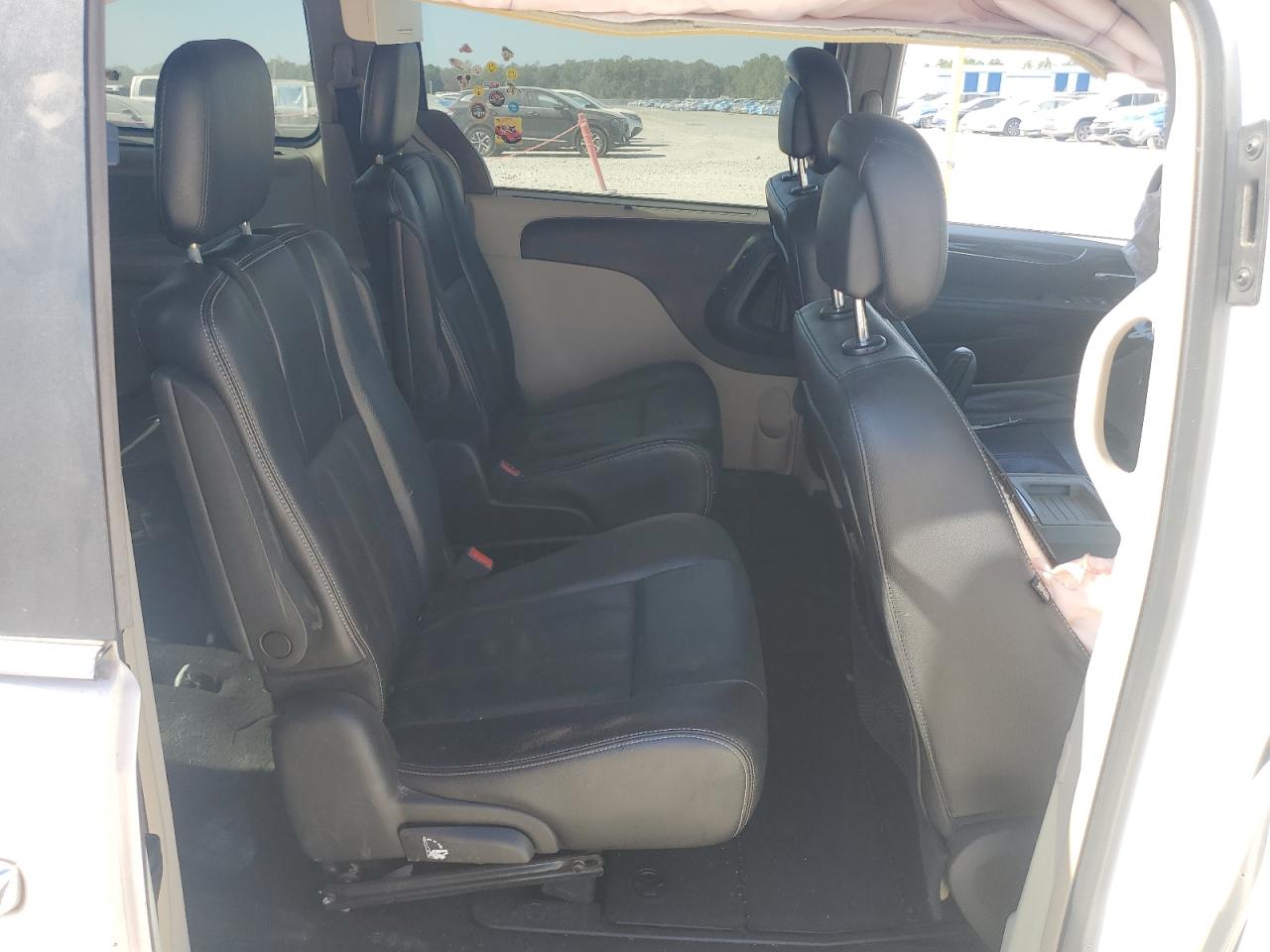 CHRYSLER TOWN & COUNTRY TOURING L