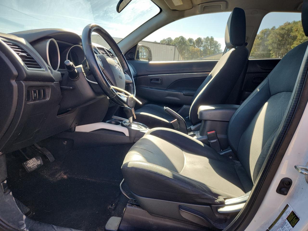 MITSUBISHI OUTLANDER ES