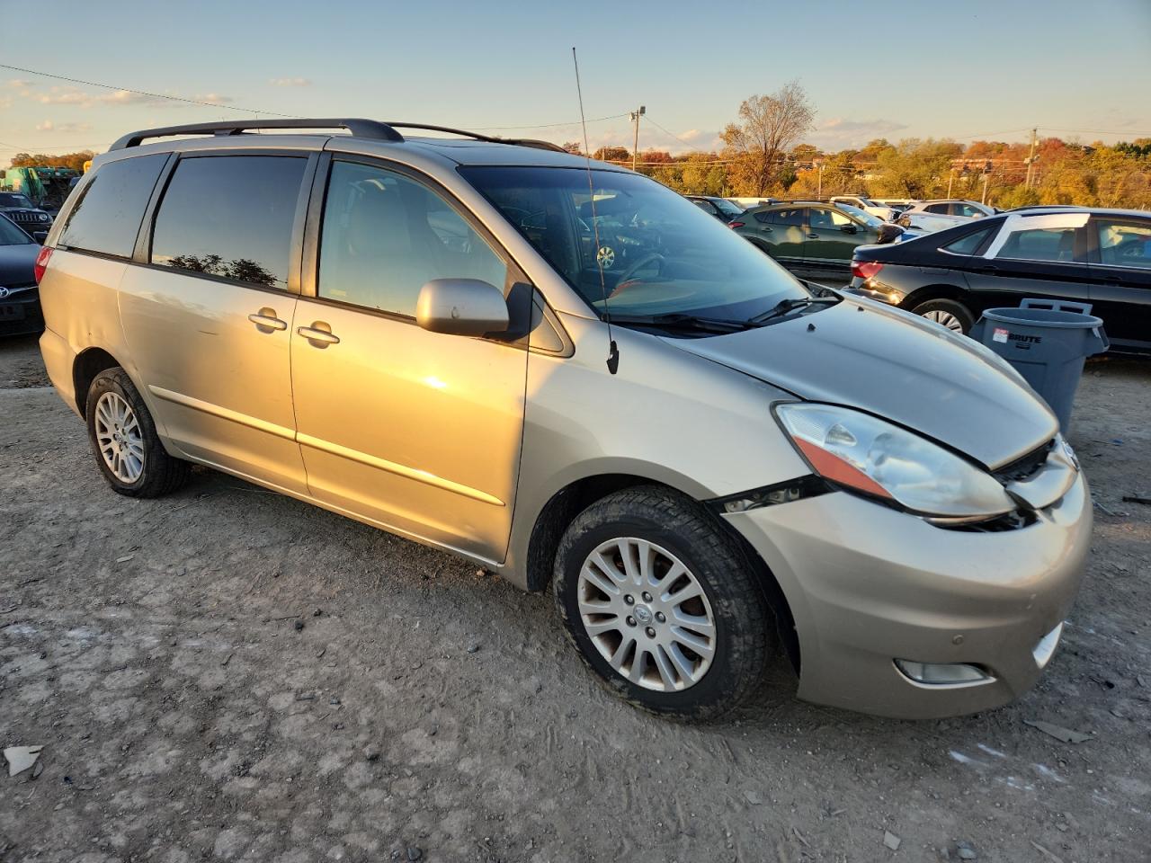 TOYOTA SIENNA XLE