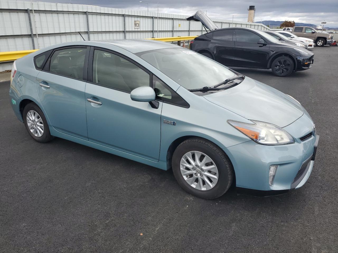 TOYOTA PRIUS PLUG