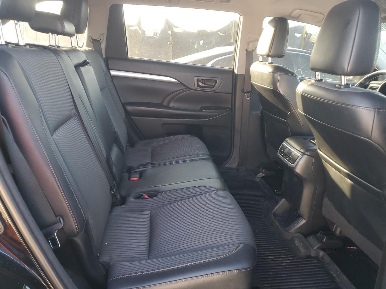 TOYOTA HIGHLANDER LE